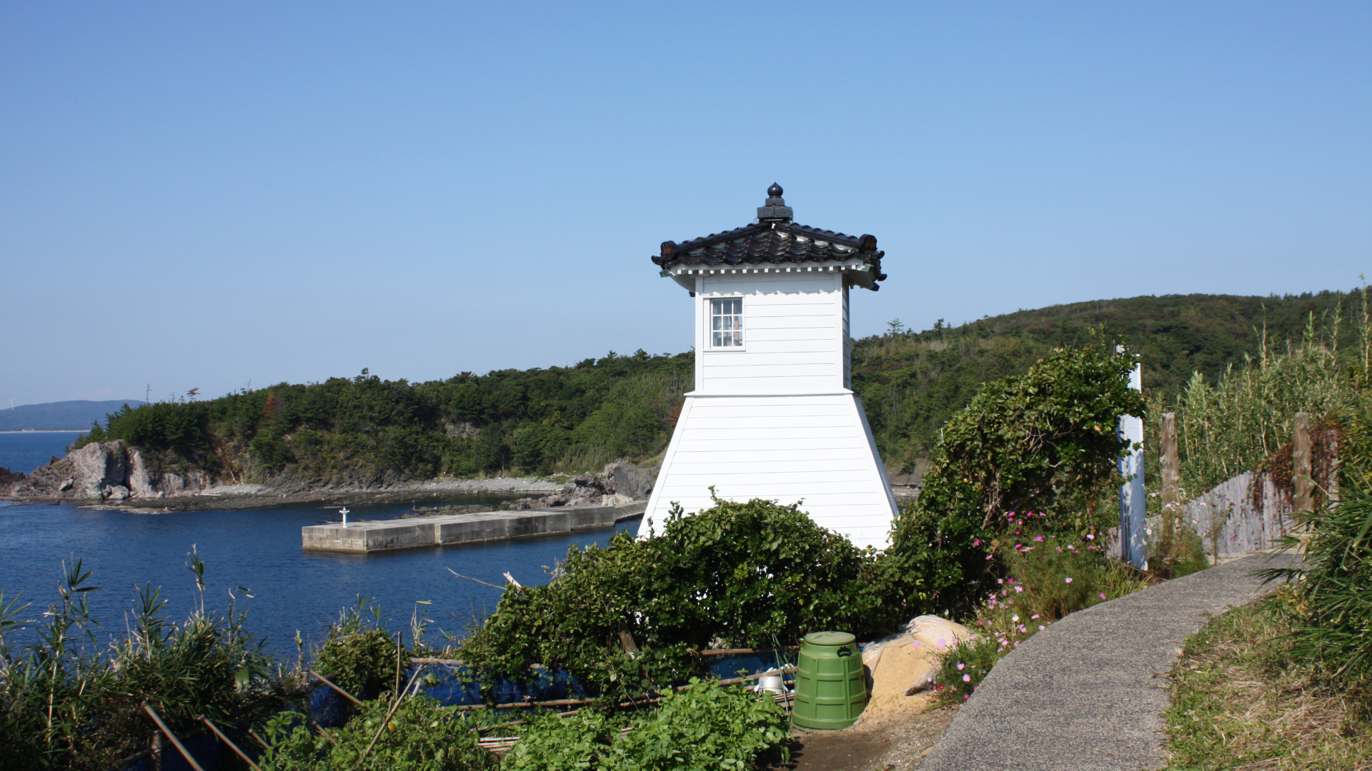 いろいろな素材で建てられ 歴史を背負った 各地の灯台 感謝します